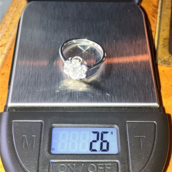 Genuine Moissanite Sterling Silver Ring Size 7 - Picture 9 of 9